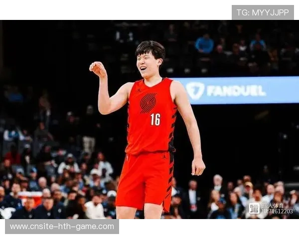 杨瀚森训练秀扣篮与弹地三分，杨瀚婷简历